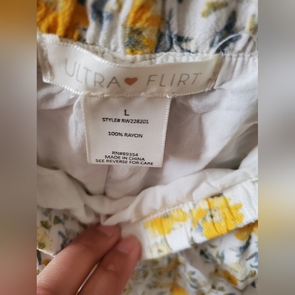 Ultra Flirt Yellow Floral Dress - Picture 4 of 11